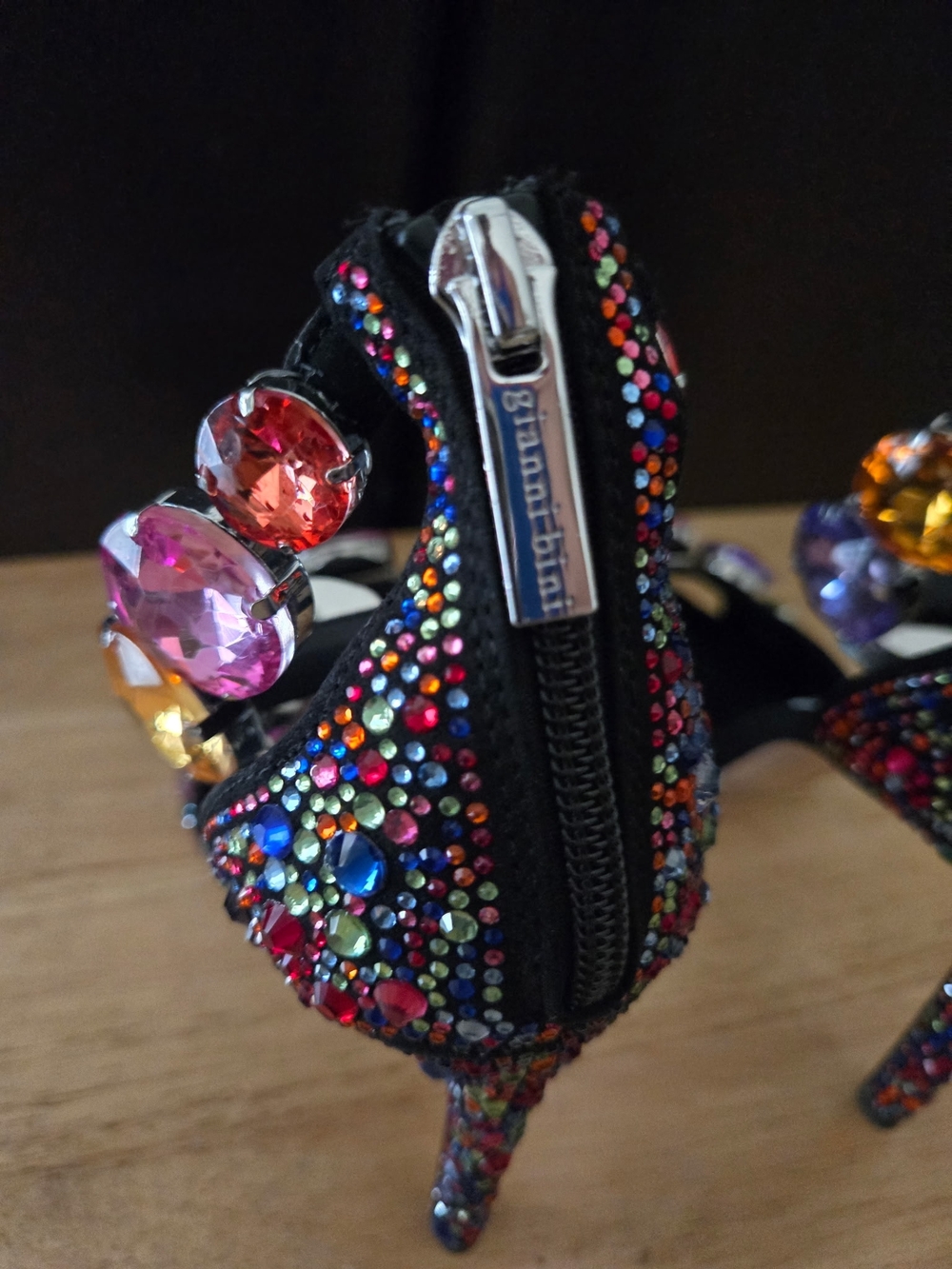 Gianni Bini Oaklynn Suede Rainbow Rhinestone Jeweled Ankle Sandals Size 7 - Picture 3 of 9